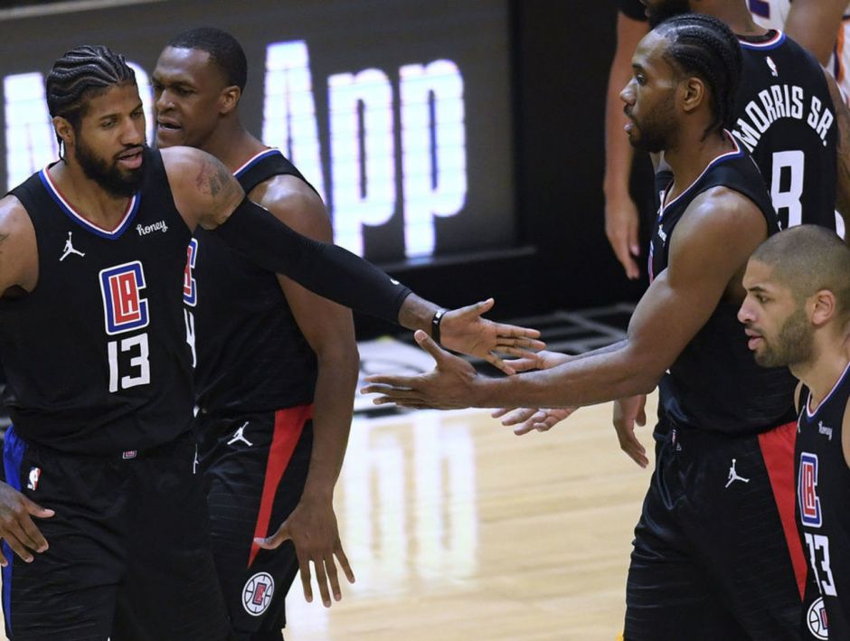 欧足联按各 欧足联按各